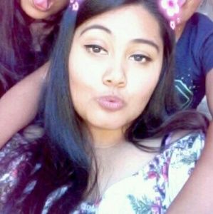 Meet your Posher, Lesly